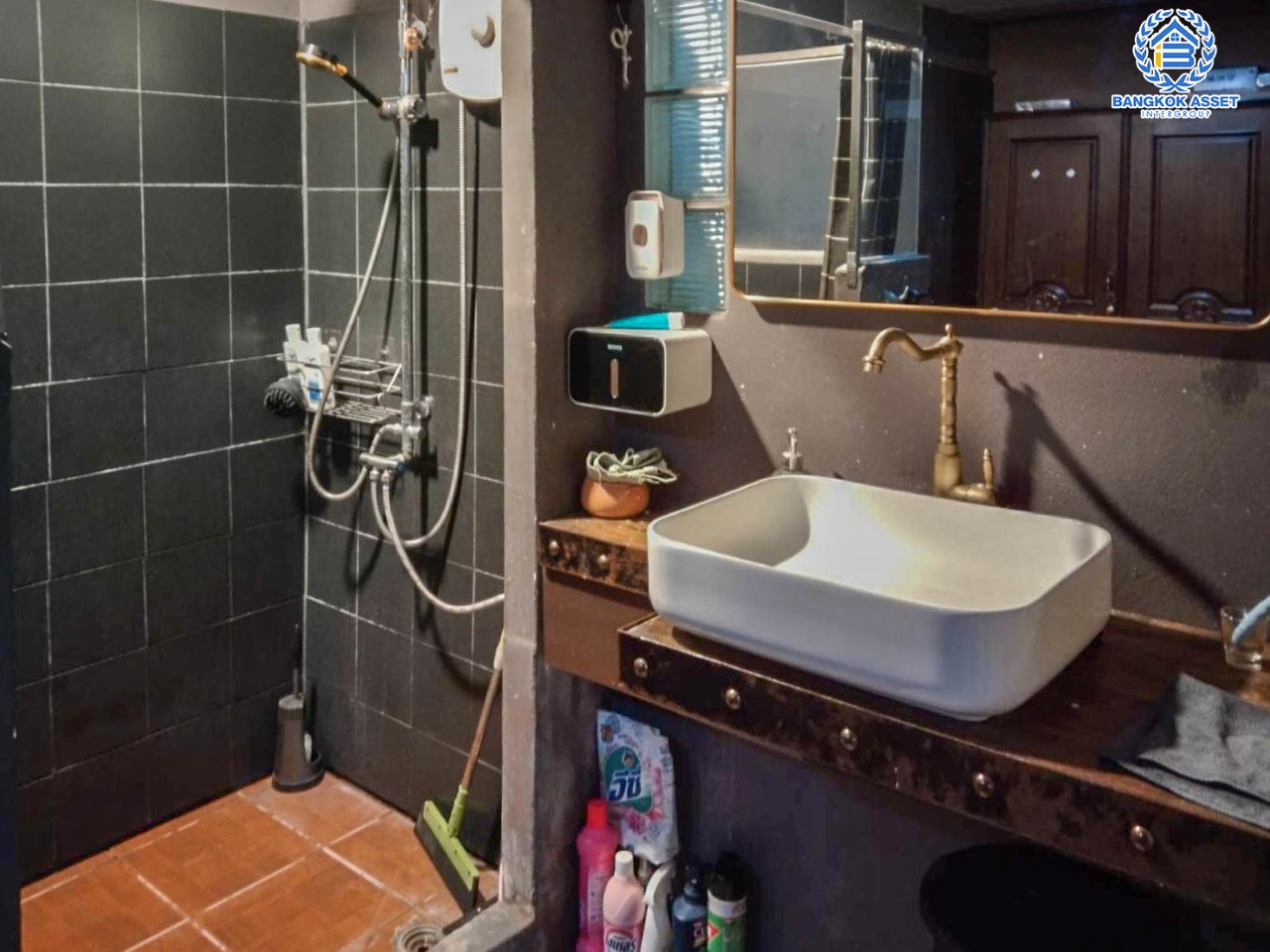 *****บ้านแฝดมือสองนนทบุรี ม.รัตนาธิเบศร์ กาญจนาฯ ติดกับรถไฟฟ้า "สถานีตลาดบางใหญ่" ต่อเติมพร้อมอยู่ เนื้อที่ 80 ตร.ว. ภายในโปร่งกว้าง เป็นสัดส่วน ฟังก์ชัน 7 ห้องนอน 4 ห้องน้ำ จอดรถได้ 6 คัน บนสุดยอดทำเล! เข้า-ออกได้ทั้งทาง ถ.รัตนาธิเบศร์ และ ถ.กาญจนาภิเษก ใกล้จุดขึ้น-ลงรถประจำทางหลายสาย